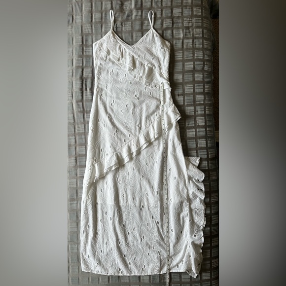 👗Boohoo - Premium Eyelet Ruffle Detail Maxi Dress, size 8 - Picture 11 of 11